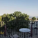 로도스토 호텔 2*