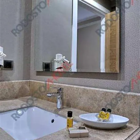 Rodosto Hotel 2* טקירדג
