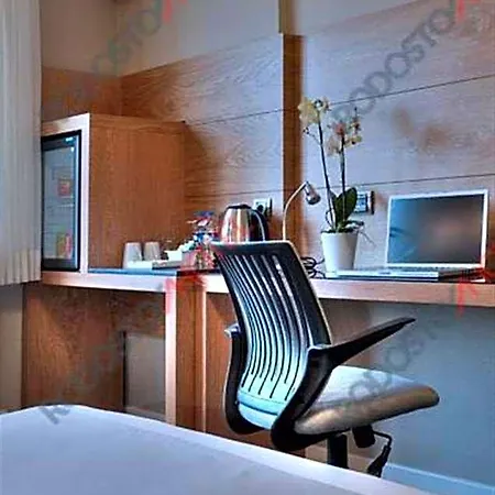 Rodosto Hotel מלון