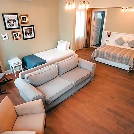 Rodosto Hotel 2* טקירדג